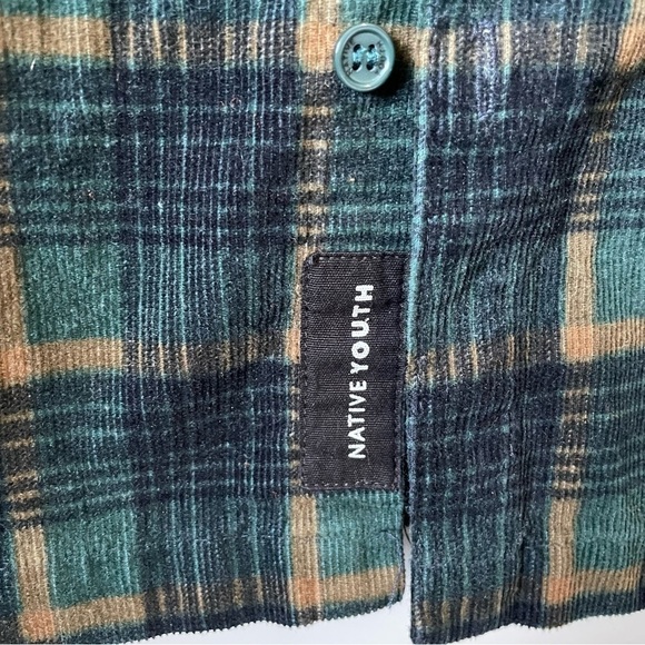 Native YOUTH corduroy button down shirt size medium - Picture 2 of 11